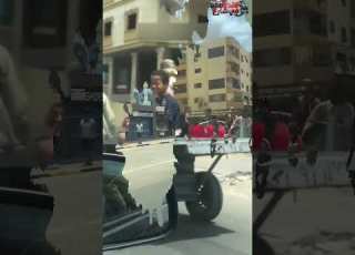 المصري معروف بجبروته سواق كارو في جولة مع سياح أجانب دويتو ابلور