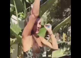 إنت الحظ عمرو دياب احنا ملوك السوشيال يلا ع التريند