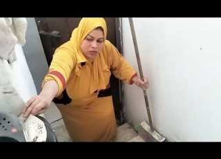 تنضيف ومسح سلم السطح وأمام مدخل الشقة قبل رمضان شكل يشرف قدام الضيوف