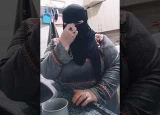   اليومي الست البلدى بالعبايه الشتوي فى المطبخ حاجه تانيه خالص