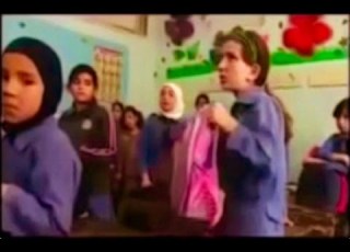 قصة الطالبة التي أتهمت بالسرقة شاهدوا ماذا وجدوا في حقيبتها مؤثرة ومبكية