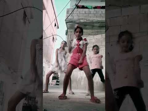 رقص على اغنية اجنبية روعة