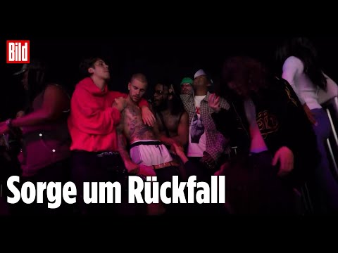 Justin Bieber Torkelt Bei Album Party