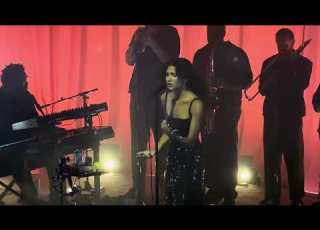 Olivia Dean Close Up New Song Live Debut O2 SBE 11th June 2025