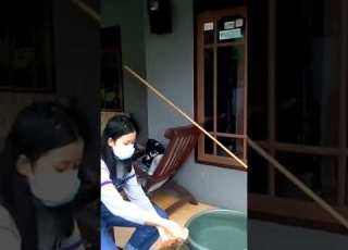 Berani Banget Duduk Di Kursi Goyang Horor