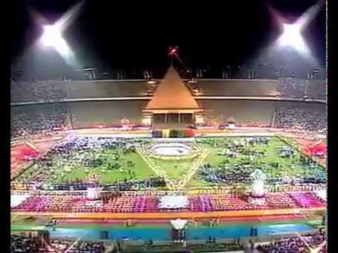 اغنية بالحب اتجمعنا عمرو دياب عام 1991 في استاد القاهرة اغنية بالحب اتجمعنا عمرو دياب عام 1991 في استاد القاهرة