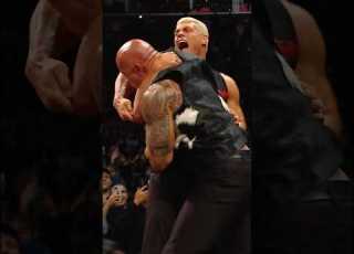 مفاجأة يا روك كودي رودز عاد WWERaw