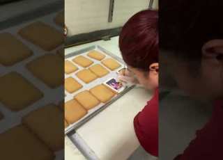 NYC PASTRY SHOP BAKES POPE LEO XIV COOKIES POPE LEO XIV