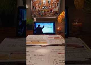 حاجة حزن انا زعلان اني اهلي خدوا القرار عني كنت ممكن ادخل الامتحانات واعمل حاجة والقرار كان أول شهر4