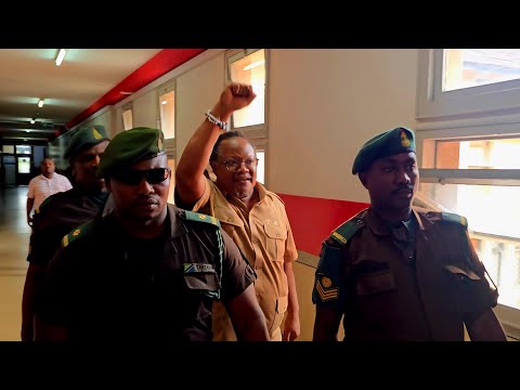 TUNDU LISSU AKIWASILI MAHAKAMA KUU KESI YA MGAWANYO WA MALI