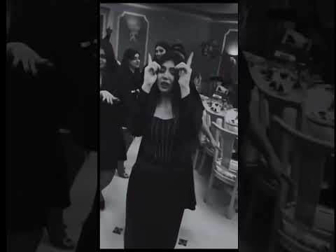 انت تحبني وهو يحبني وانا بينكم حيرانة