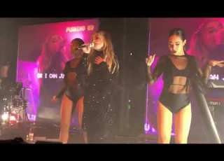  Sabrina Carpenter Pushing 20 Live