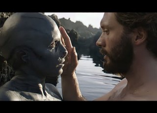  شخص بيلاقي مخلوقة غريبة وبيقع في حبها Cold Skin