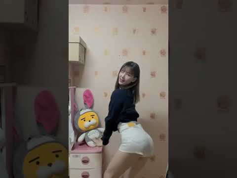 Tiktok 腰ふり エロ Shorts