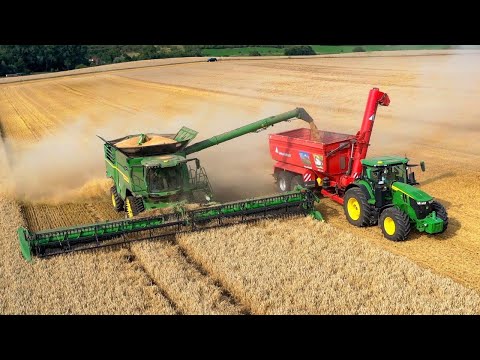 John Deere X9 1450 Largest Combine Harvester In 4K