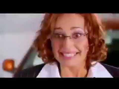 حاسس بعنيكي واخداني لدنيا بعيد السلم والتعبان