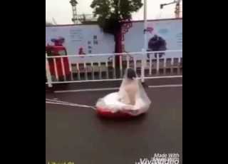 نتا قدامي و انا موراك