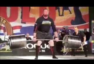 بطل العالم في رفع الاثقال للوزن الثقيل