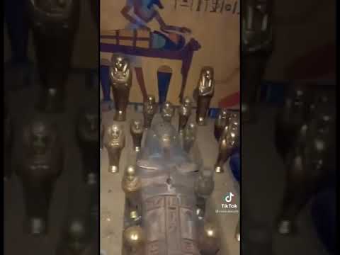 مقبره فرعونية فيها اثار كتير اول مره تشوفه عينك ادعموني بالاشتراك والإعجاب كي تشوف باقي المقبرة