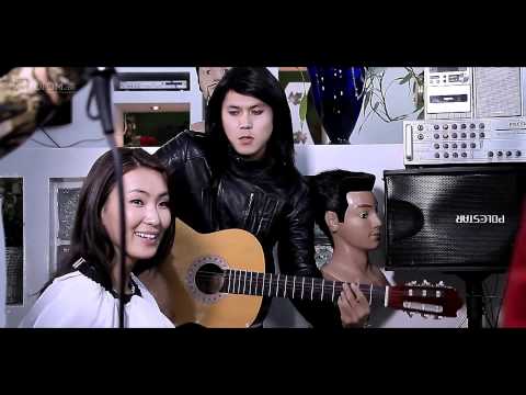 Баярцэнгэл Бүсгүй минь чи инээмсэглэж яваарай