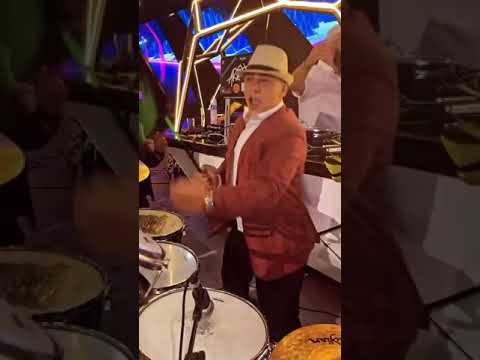 أجمل لقطة في عرس ناجي القاق مع لورنس المنسي أجمل لقطة في عرس ناجي القاق مع لورنس المنسي