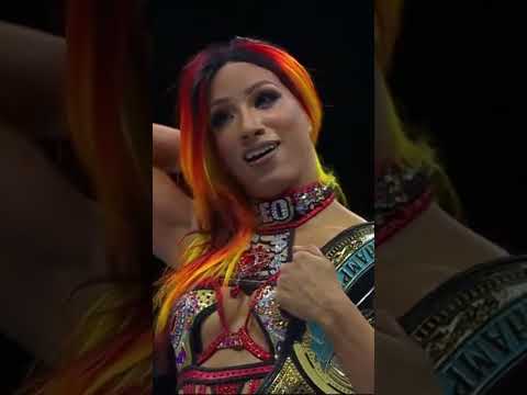 Stephanie Vaquer Stares Down Mercedes Mone