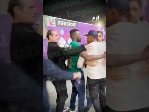 صامويل إيتو يتهجم على مصور بطريقة غريبة للغاية كأس العالم