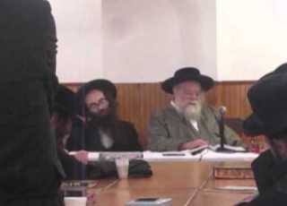  Toldos Ahron Rebbe Speaking In Toldos Ahron Shul In Monsey Chesvan 5771