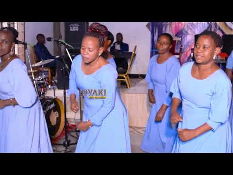 UTAST AJABU KWAYA W W K WALICHO KIFANYA SIKU YA KUMSIMIKA ASKOFU OMBENI CHEDIELI MSHUNGA LUSHOTO