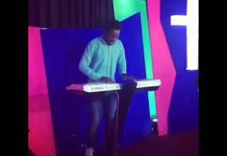 ይሄንን ኪቦርዲስት ተመልከቱልኝ