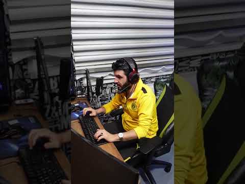 العرب ولاجانب لما يلعبو ببجي عائلة يزن الاسطورة Shorts