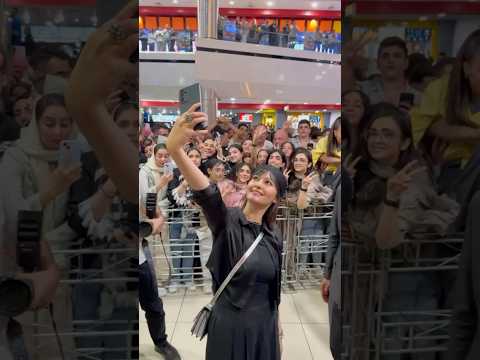 دقایقی قبل سلفی بازیگران اکران ازیادرفته با طرفداران