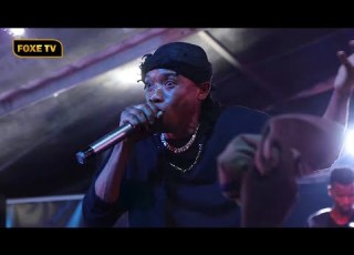  DURA MAKABILA DUUUH NOMA WATU WAPAGAWA SINGERI YAKE DIAMOND APAGAWA NA UWEZO WA MWAMBA WA SINGERI Tz