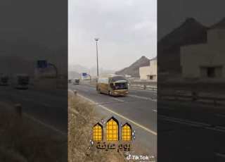 لبيك اتينا حجاجا