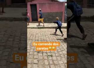 Eu Correndo Dos Caretas Humor Medoecomédia