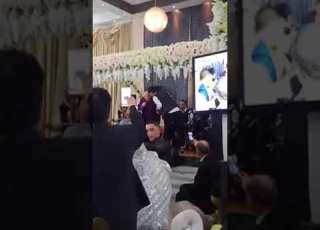 مال حبيبي مالو ماجاش حجيب منوضها في حفل زفاف