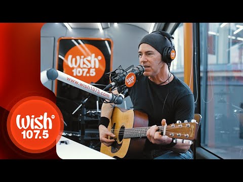 JR Richards Performs Every Little Thing LIVE On Wish 107 5 Bus