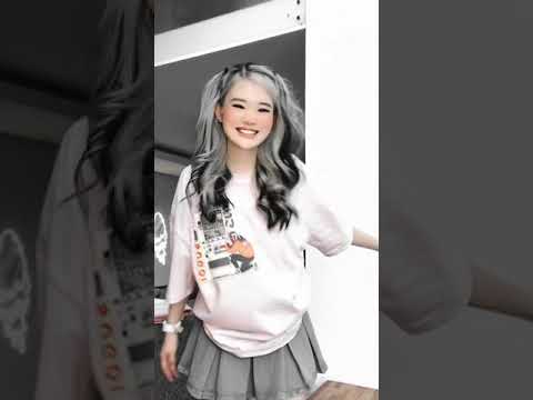 بنت أجنبية ترقص على اغنية عربية