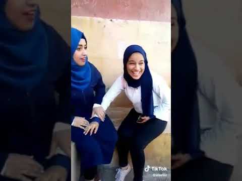 قلة ادب البنات ايه يا ورده مكانهاا في البستان ده انا احطه هناا