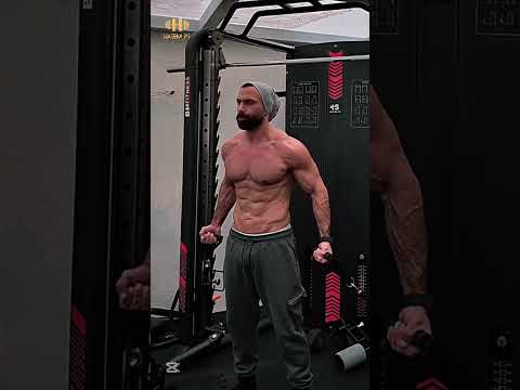 ابراهيم فايق طبيعي ولا بيستخدم استرويد