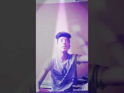 ابويا جبلي مايك وابوك جبلك مصاصه