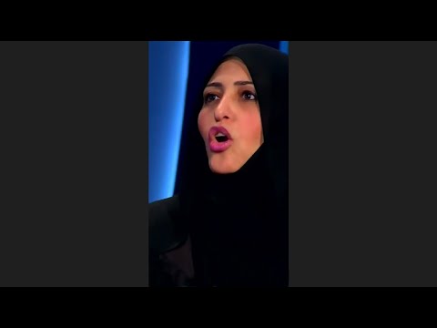 سبحان الله ارادت اهانة كرامته امام الملايين وازلاله فجأها العقاب الذي تستحقه من الجمهور المسامح كريم