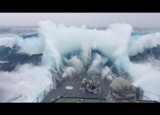 WARSHIP Hit By Monster Wave Near Antarctica 4K