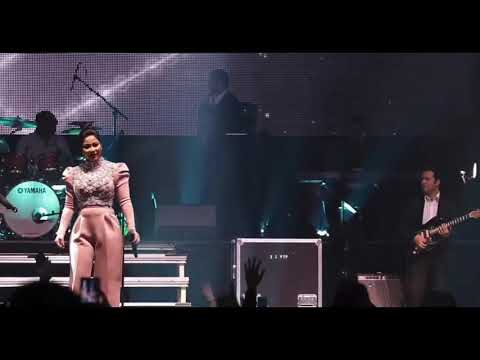 تامر حسني يفاجئ شيرين على المسرح ويغنوا آه يا ليل من حفل مالمو في السويد 2018 تامر حسني يفاجئ شيرين على المسرح ويغنوا آه يا ليل من حفل مالمو في السويد 2018