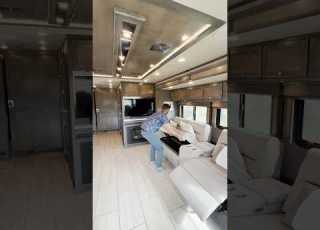 BIG Beautiful American RV Bus