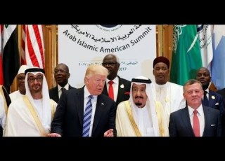 رأى عام موقف محرج يتعرض له أمير قطر من محمد بن زايد خلال قمة الرياض
