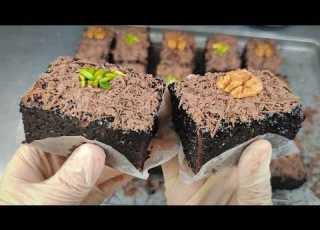 خوشمزه و اسفنجی ترین کیک خیس شکلاتی به همراه آموزش سس ویژه رسپی مخصوص کارگاهی