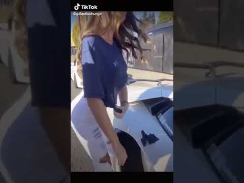 エロTikTok おっぱい丸見え