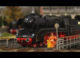 Model Railway Steam Locomotive BR 10 002 German Federal Railroad