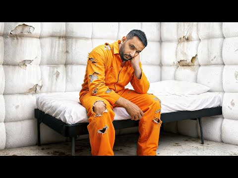 اخر شخص يطلع من الحبس الانفرادي يفوز